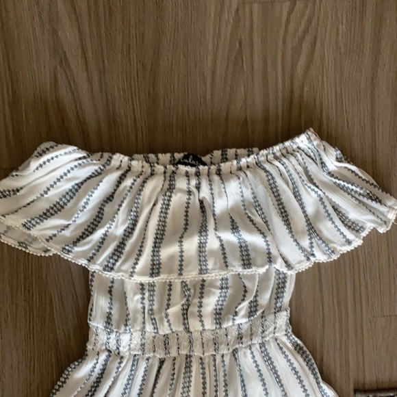 white/navy blue, off-the-shoulder romper - Picture 2 of 3